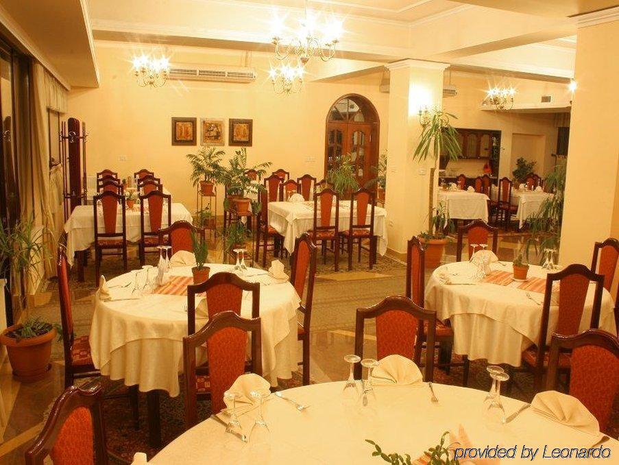 Hotel Baron Tirana Restaurace fotografie