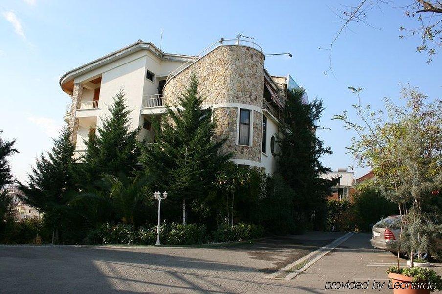 Hotel Baron Tirana Exteriér fotografie